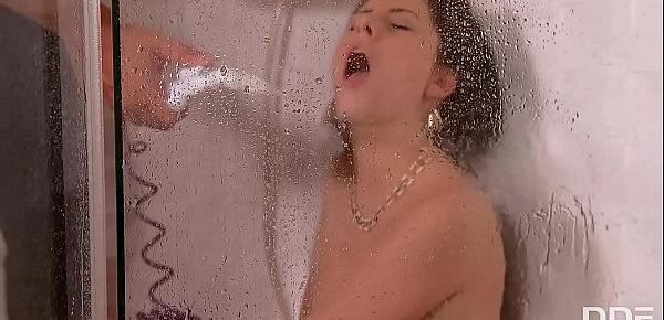  Intense shower fucking with XXX anal action makes Rebecca Volpetti scream